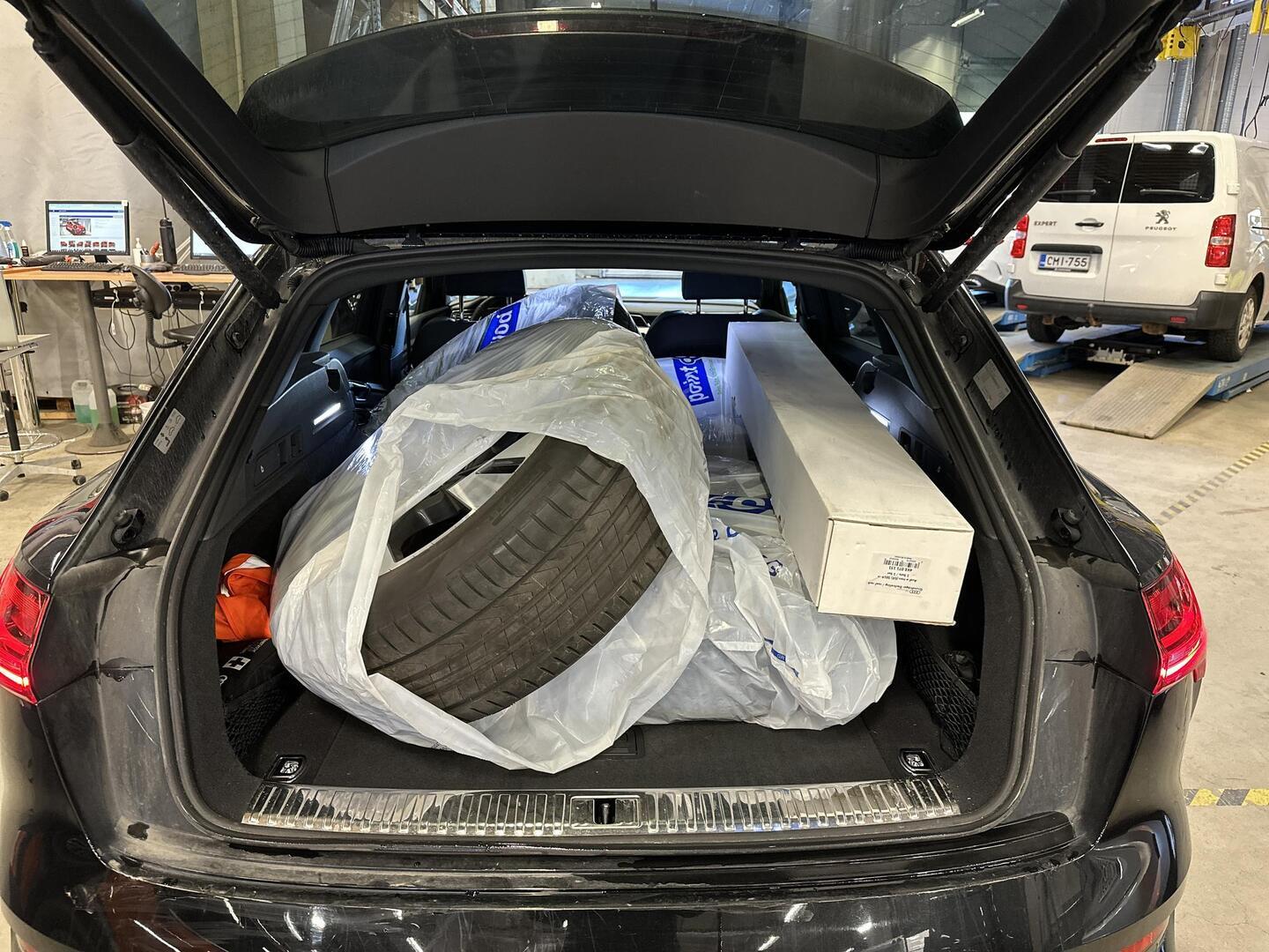 AUDI E-TRON 2022