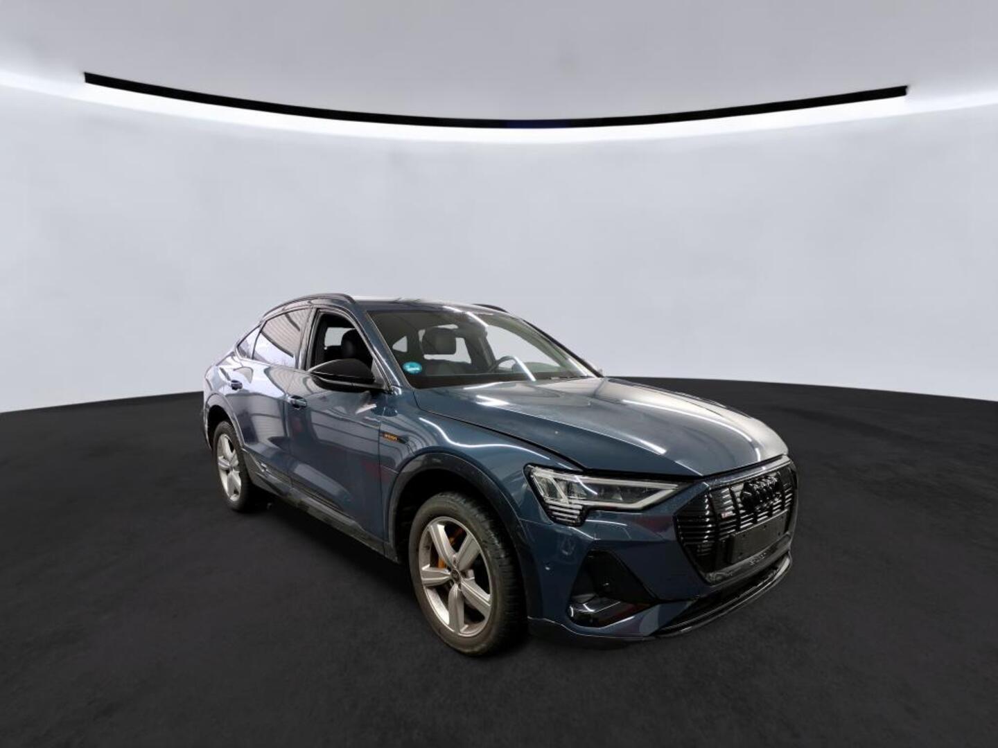 AUDI E-TRON 2022
