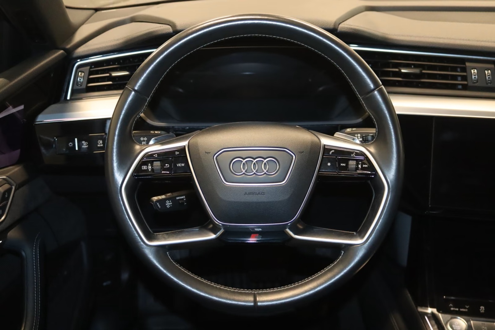 AUDI e-tron 2020