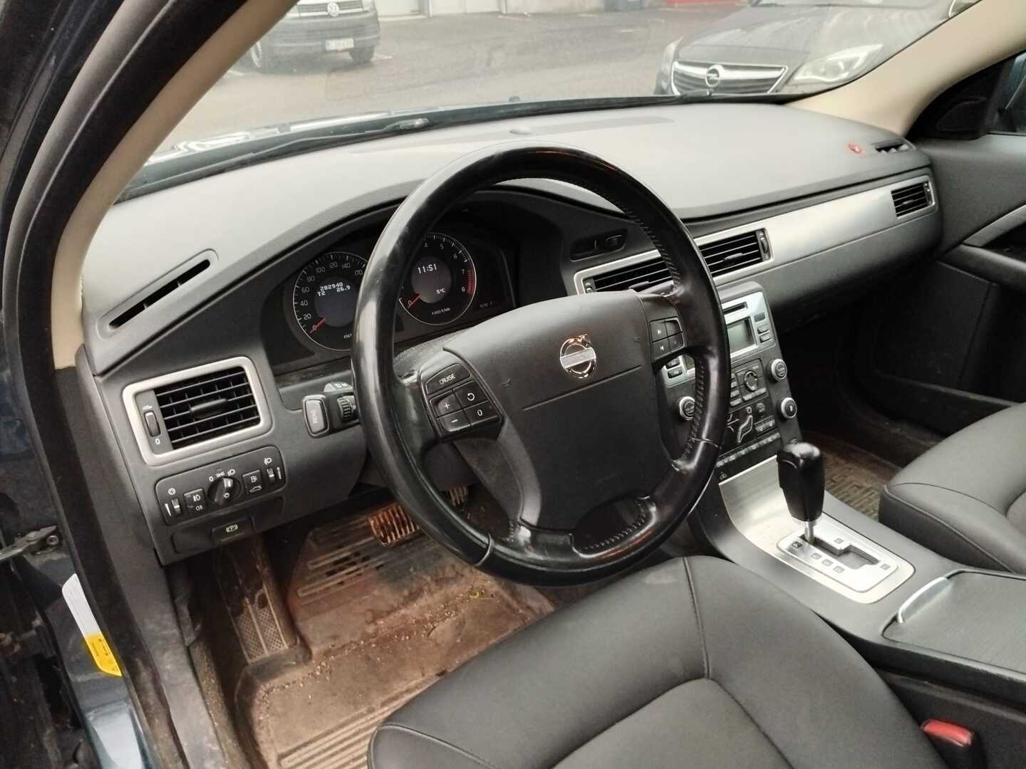 VOLVO V70 2008