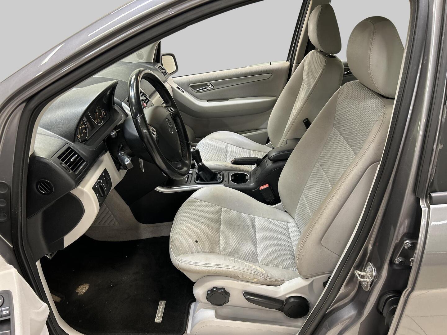 MERCEDES-BENZ A 2009