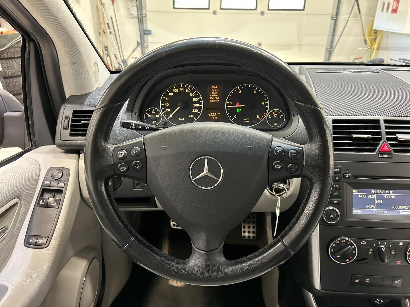 MERCEDES-BENZ A 2009