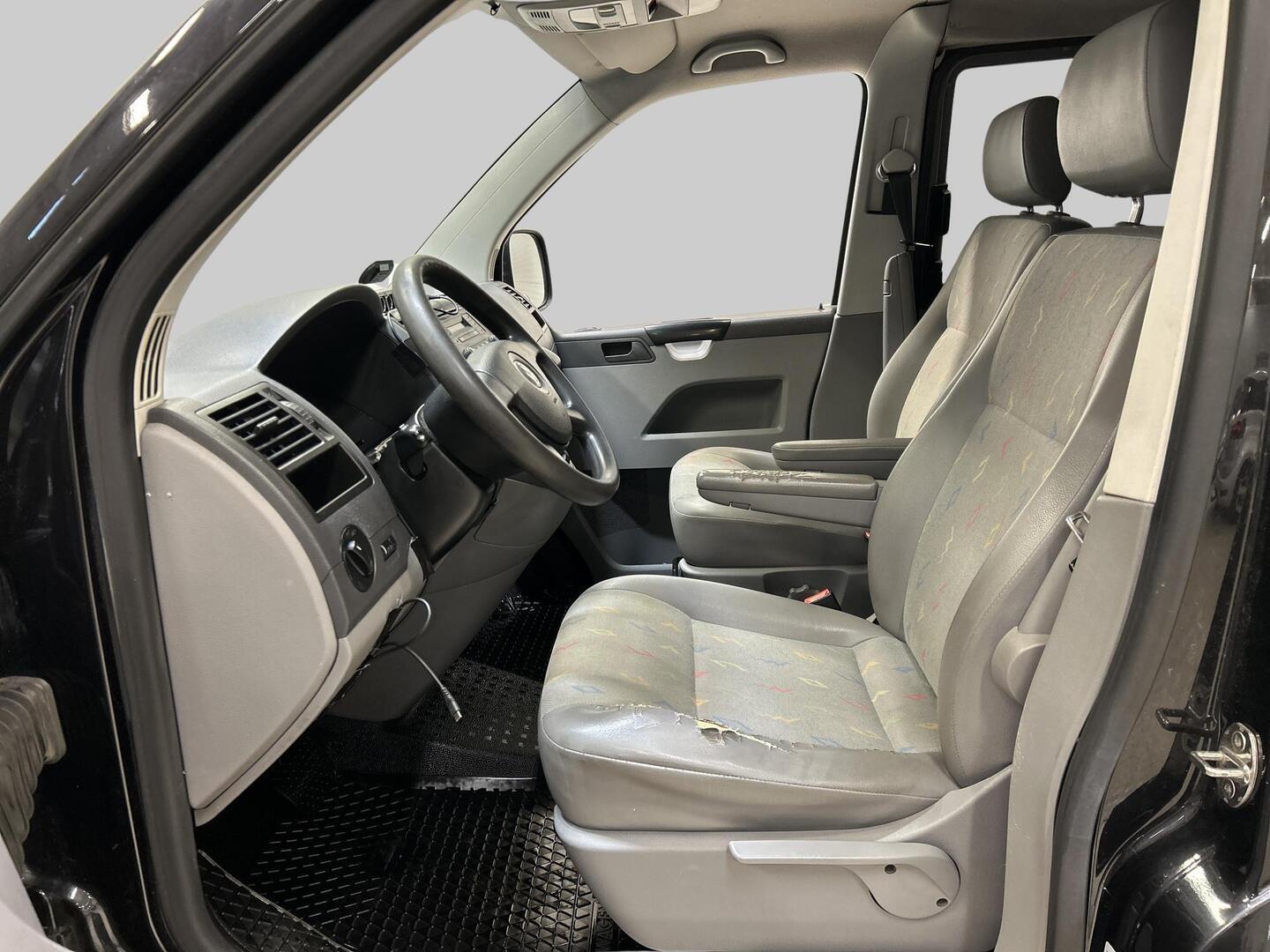 VOLKSWAGEN Transporter 2009