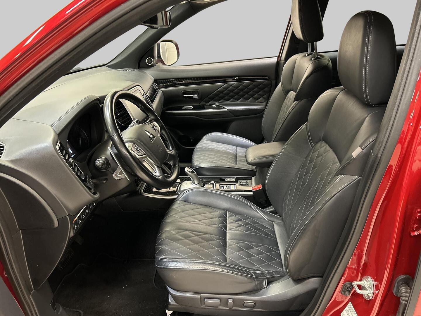 MITSUBISHI Outlander PHEV 2019