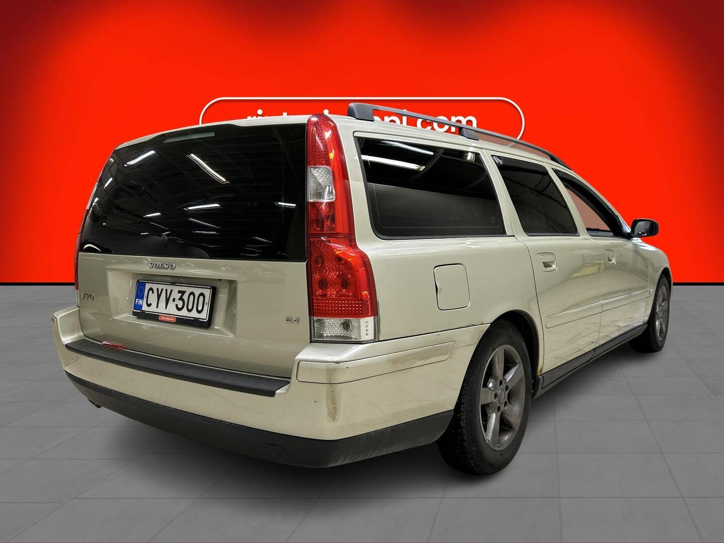 VOLVO V70 2005