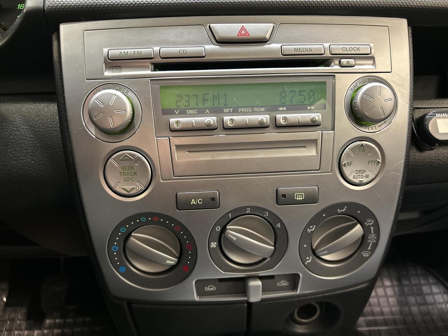 MAZDA 2 2006