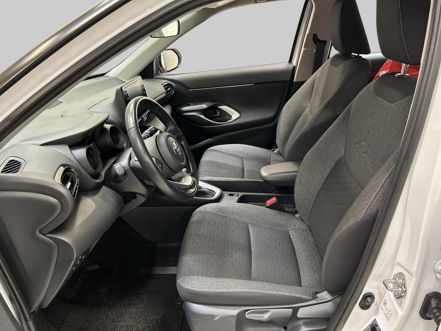 TOYOTA YARIS CROSS 2024