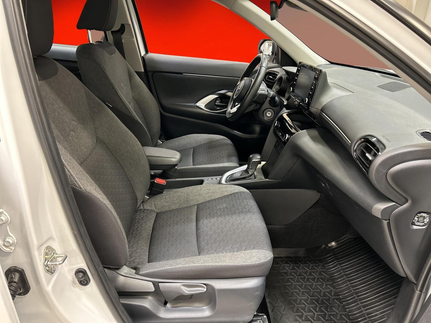 TOYOTA YARIS CROSS 2024