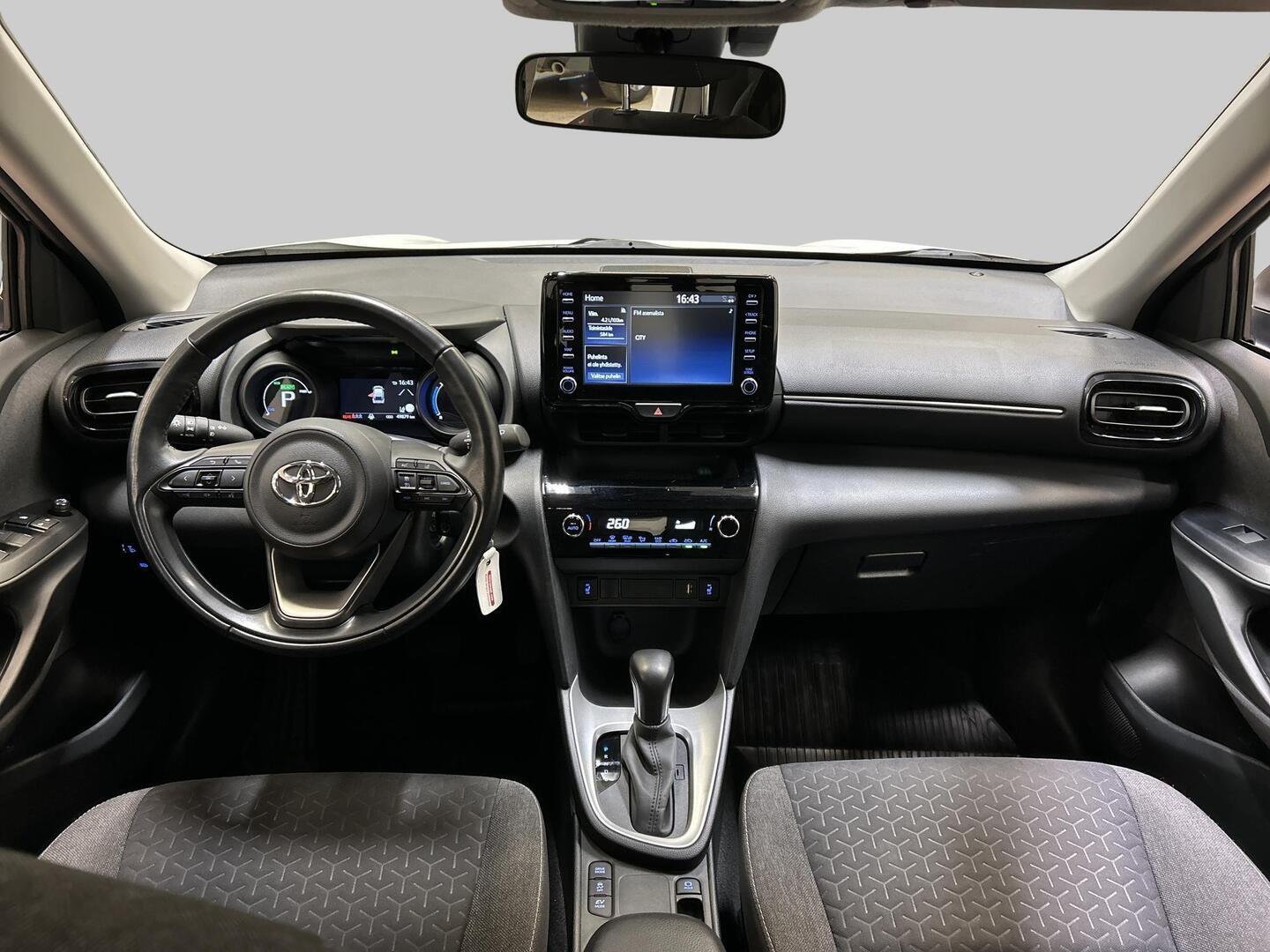 TOYOTA YARIS CROSS 2024