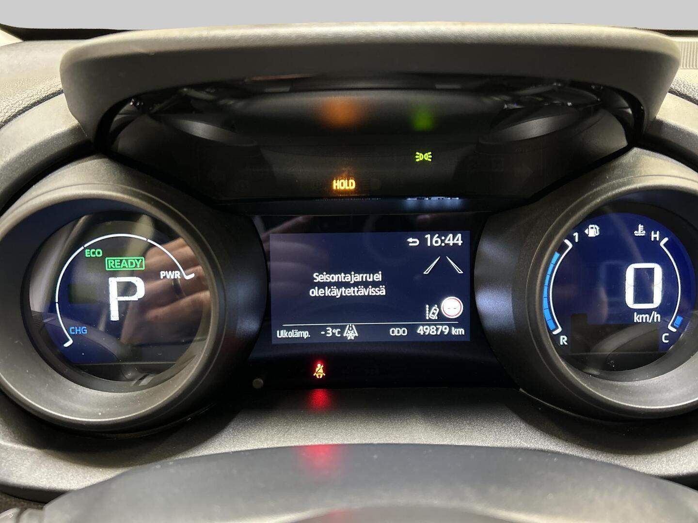 TOYOTA YARIS CROSS 2024