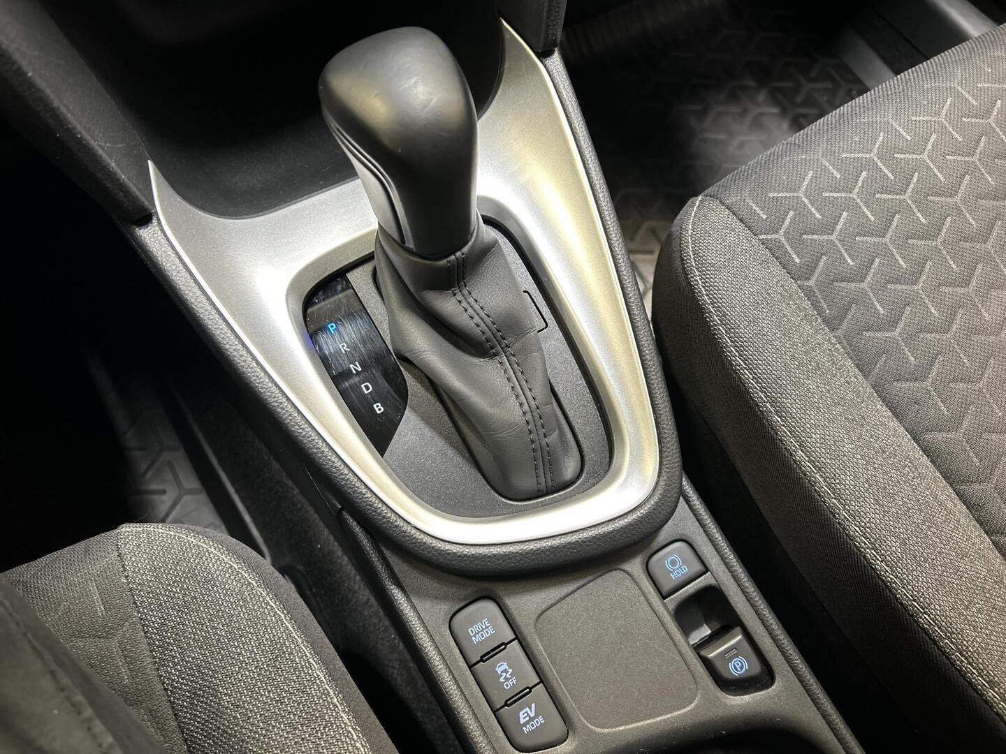 TOYOTA YARIS CROSS 2024