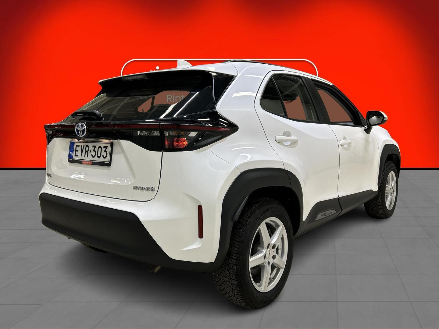 TOYOTA YARIS CROSS 2024