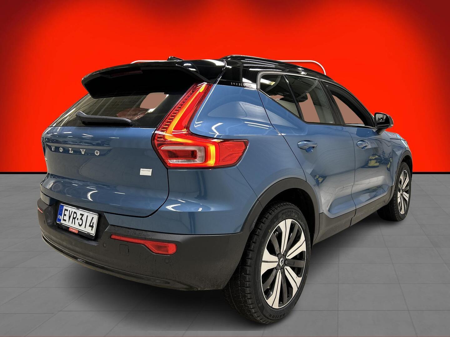 VOLVO XC40 2022