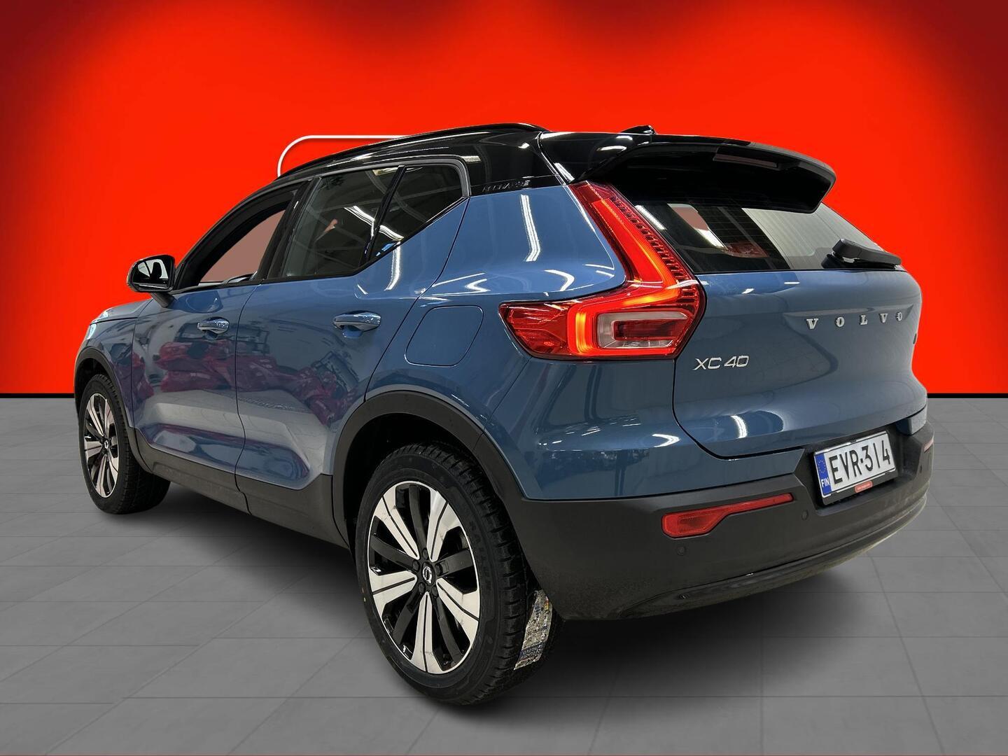 VOLVO XC40 2022