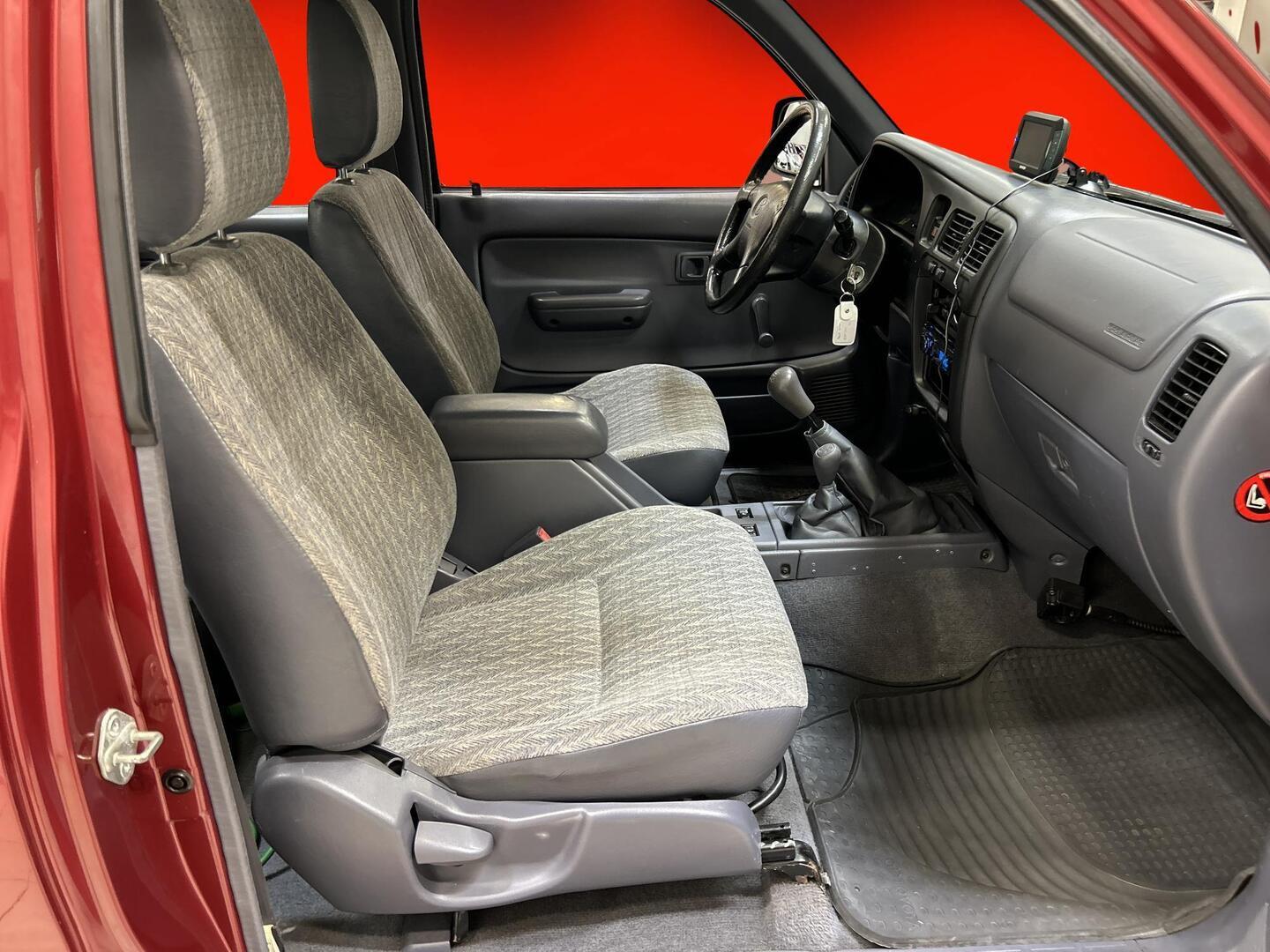 TOYOTA Hilux 2004