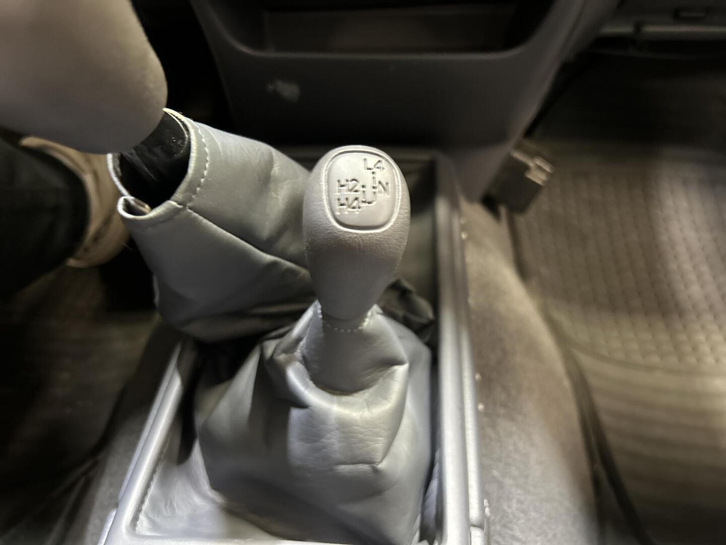 TOYOTA Hilux 2004