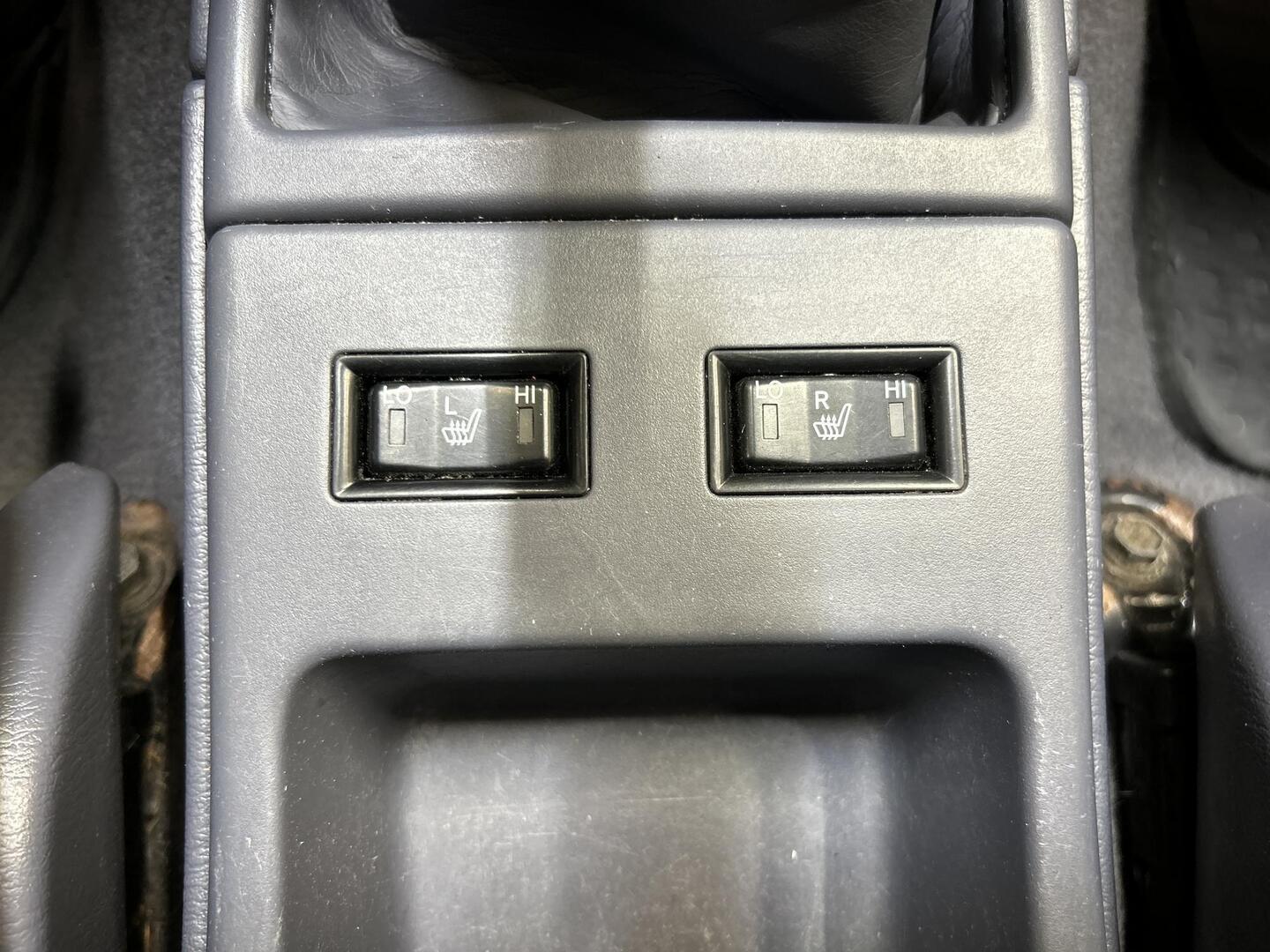 TOYOTA Hilux 2004