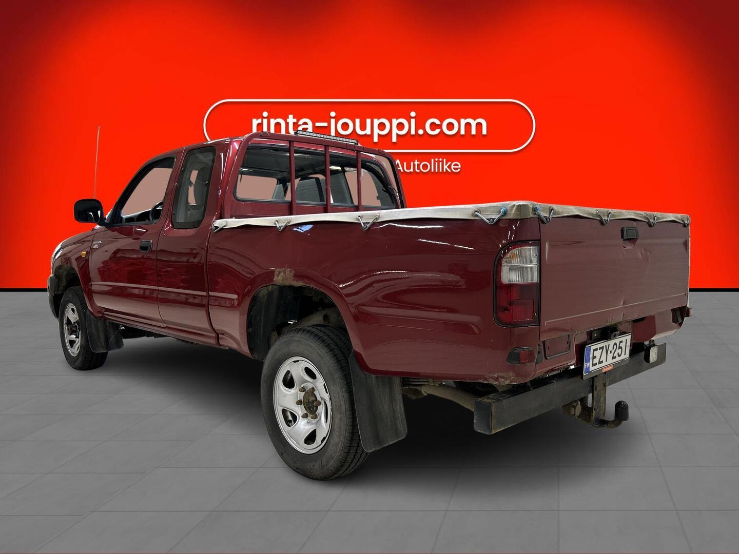 TOYOTA Hilux 2004