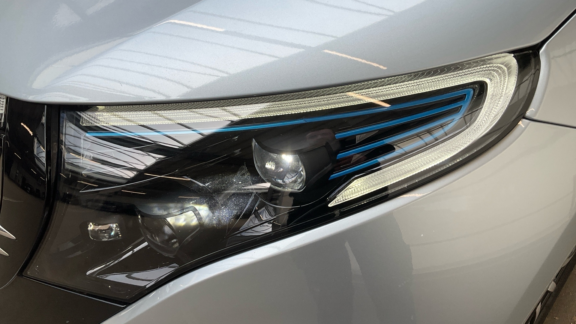 MERCEDES-BENZ EQC 2022