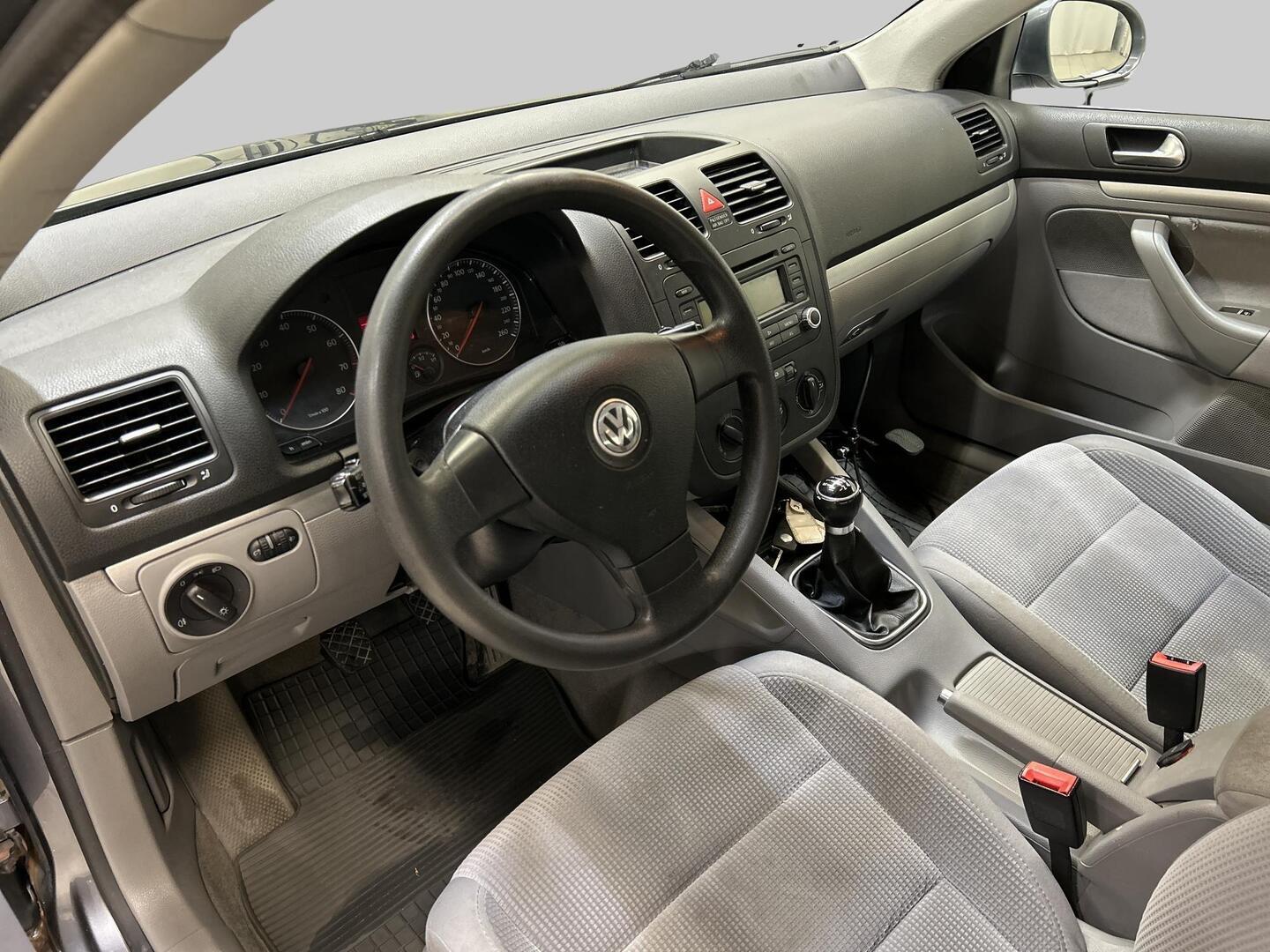 VOLKSWAGEN Jetta 2005