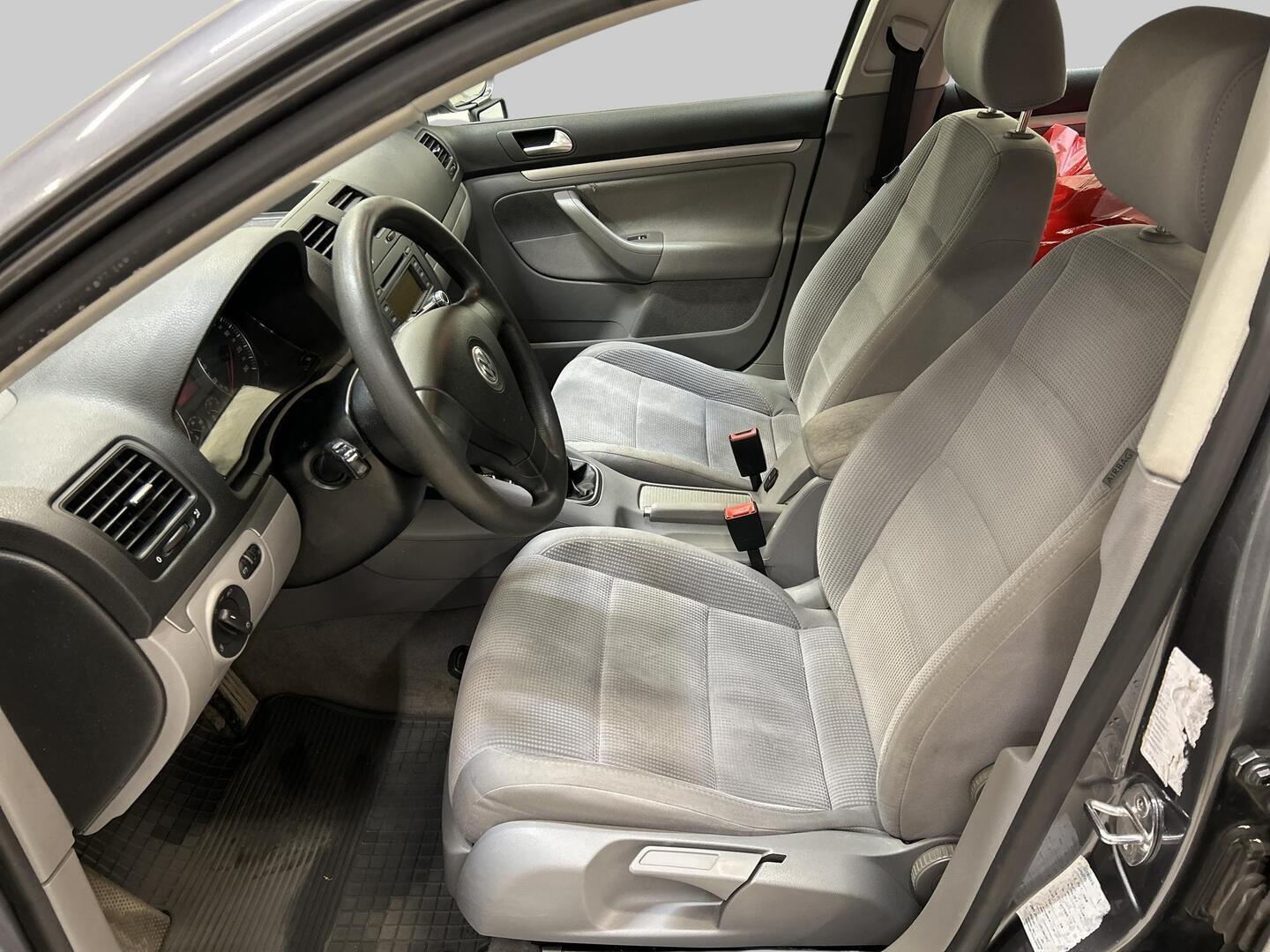 VOLKSWAGEN Jetta 2005