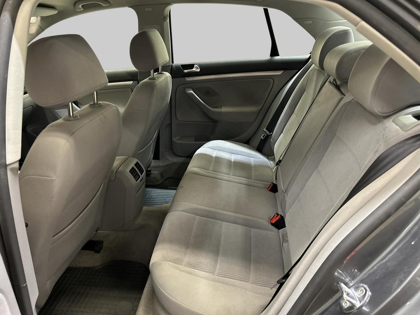 VOLKSWAGEN Jetta 2005