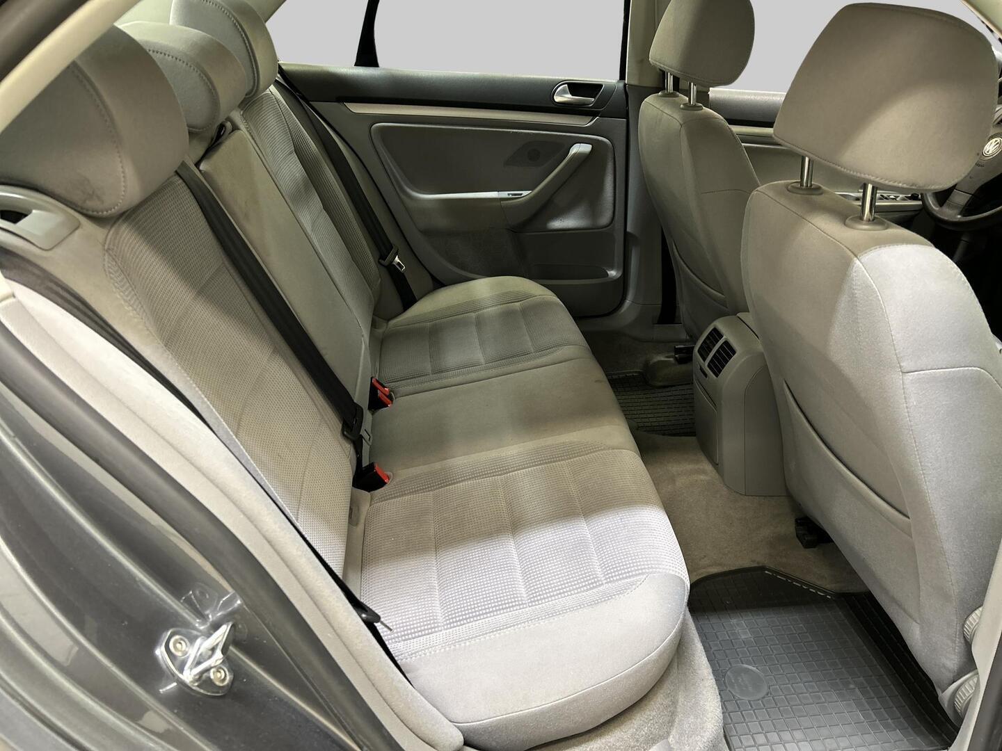 VOLKSWAGEN Jetta 2005