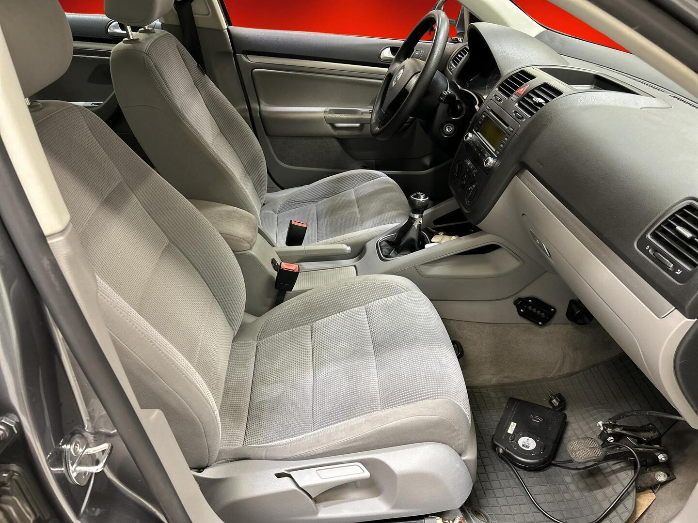 VOLKSWAGEN Jetta 2005