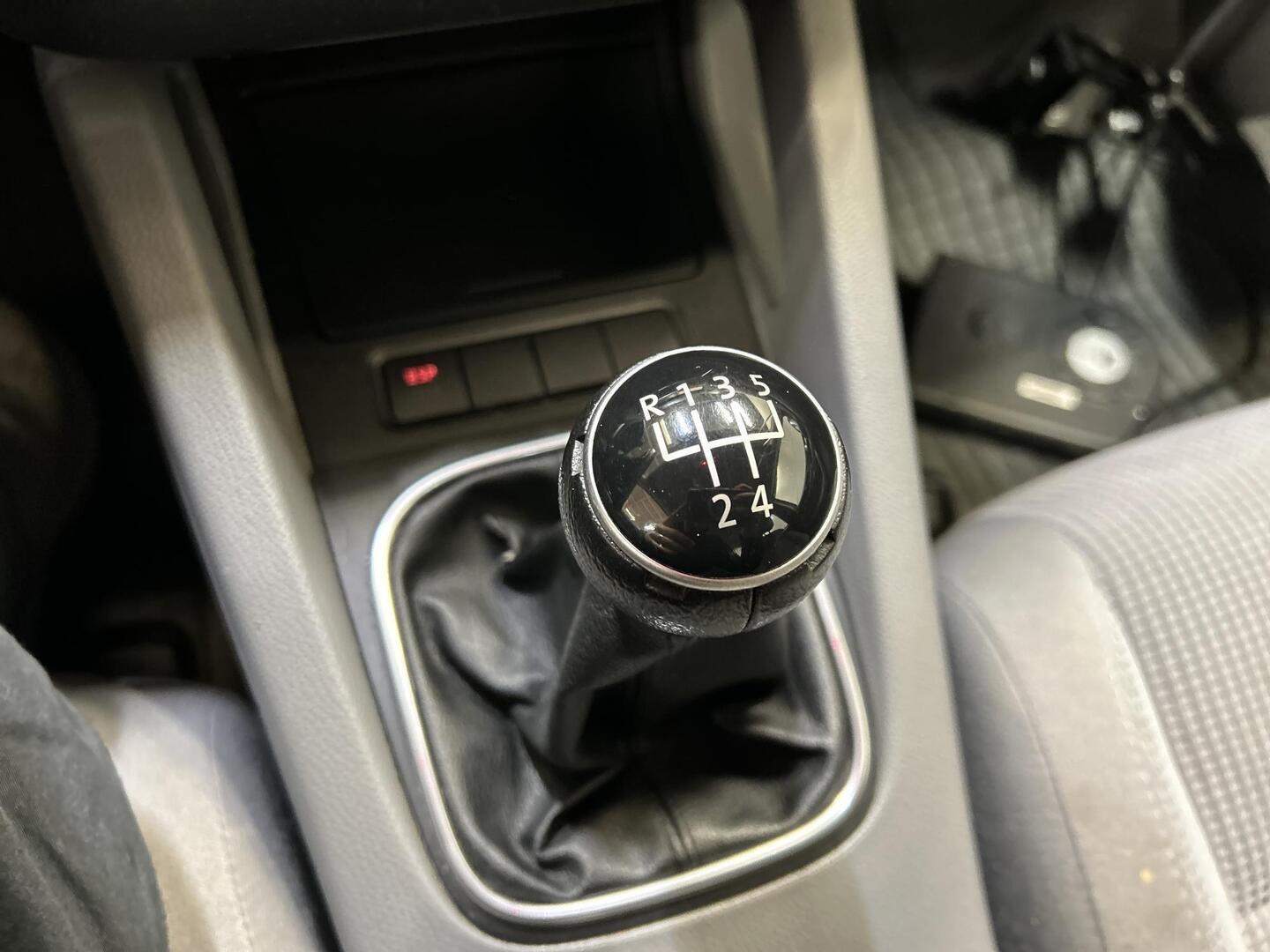 VOLKSWAGEN Jetta 2005