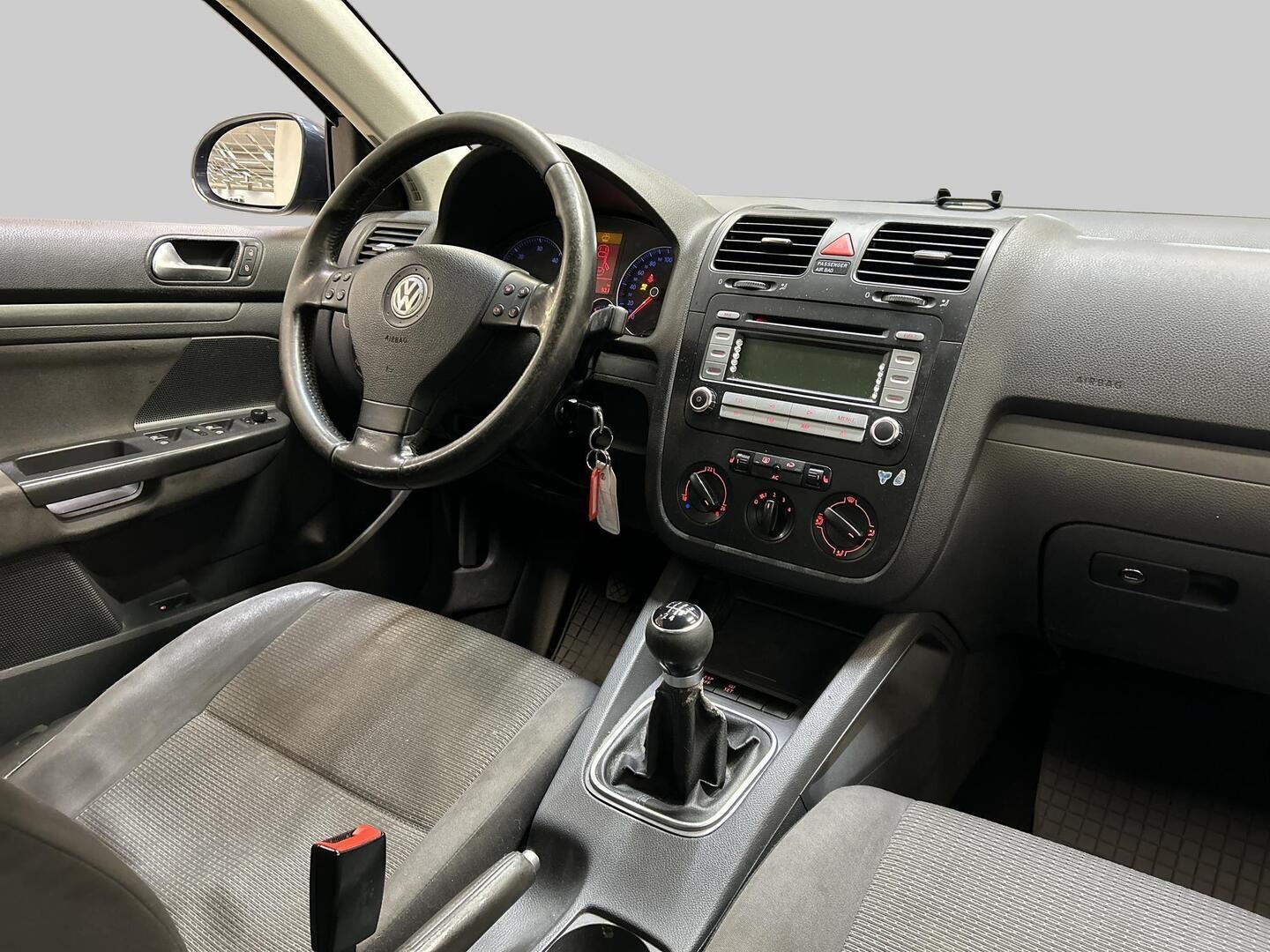 VOLKSWAGEN Jetta 2008