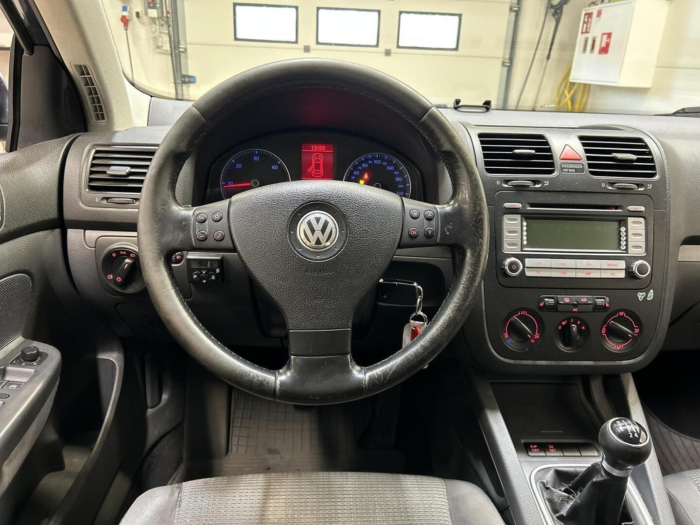VOLKSWAGEN Jetta 2008