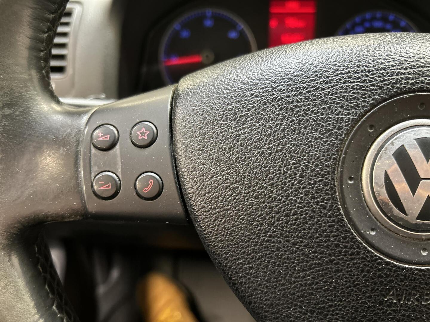 VOLKSWAGEN Jetta 2008