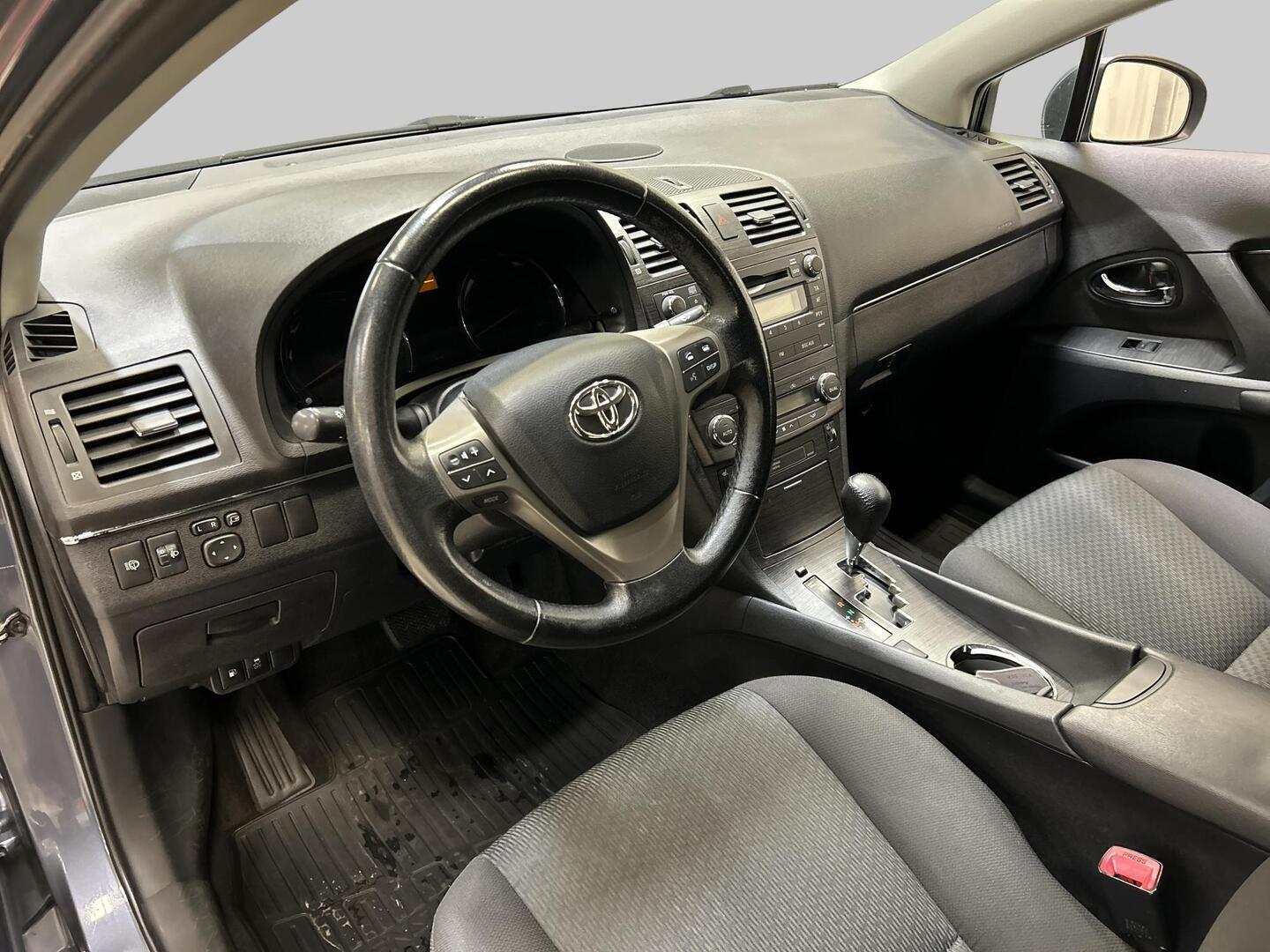 TOYOTA Avensis 2009