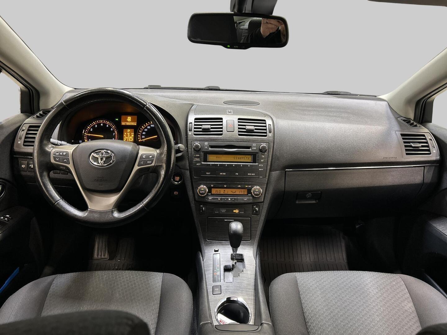 TOYOTA Avensis 2009