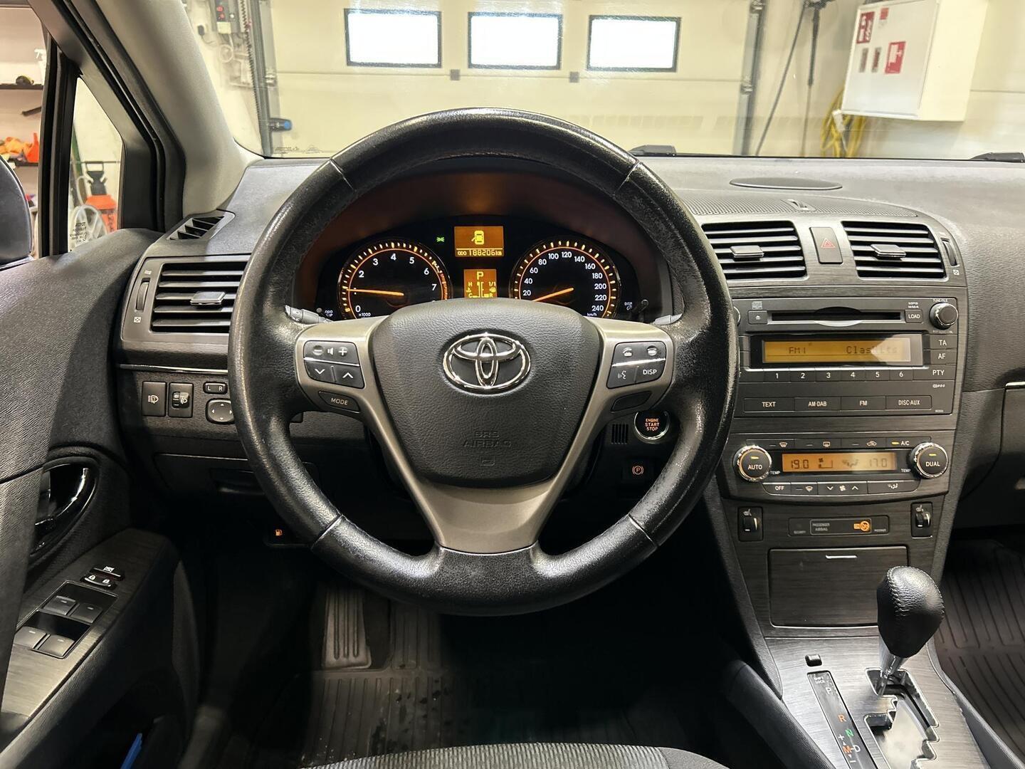 TOYOTA Avensis 2009