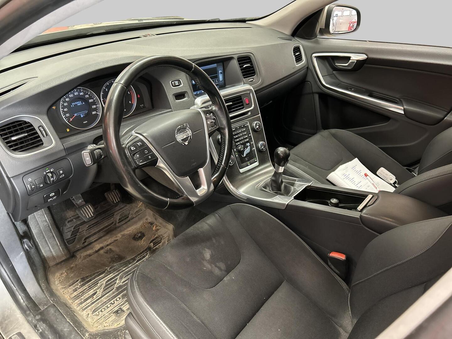 VOLVO V60 2012