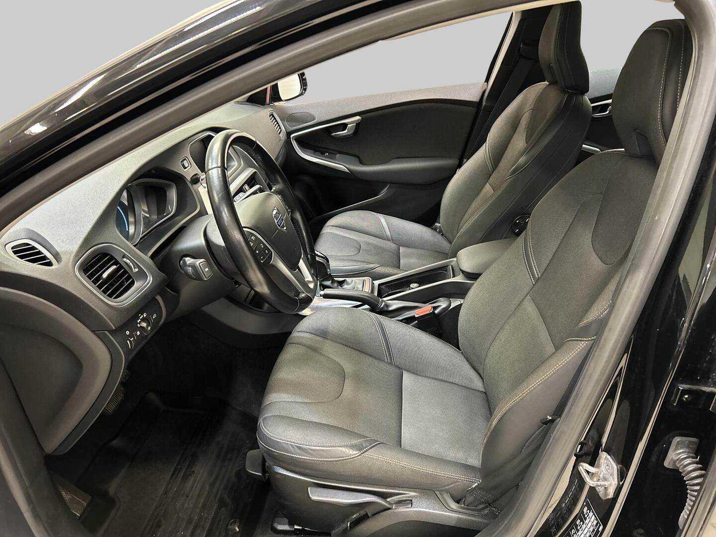 VOLVO V40 Cross Country 2015