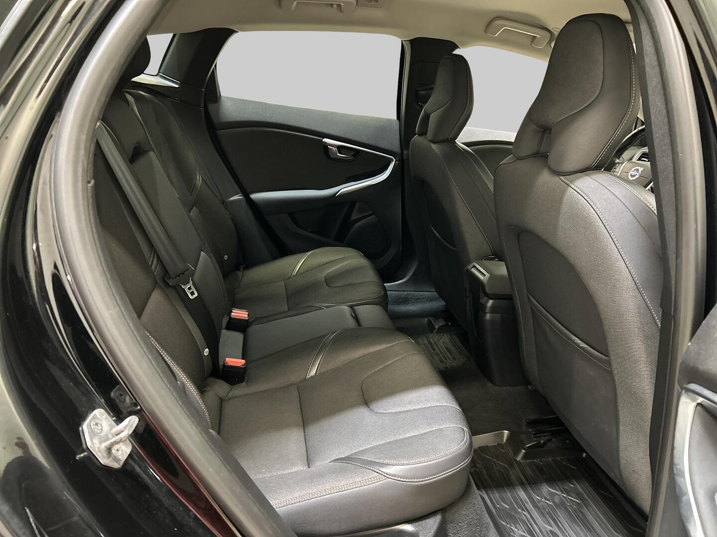 VOLVO V40 Cross Country 2015