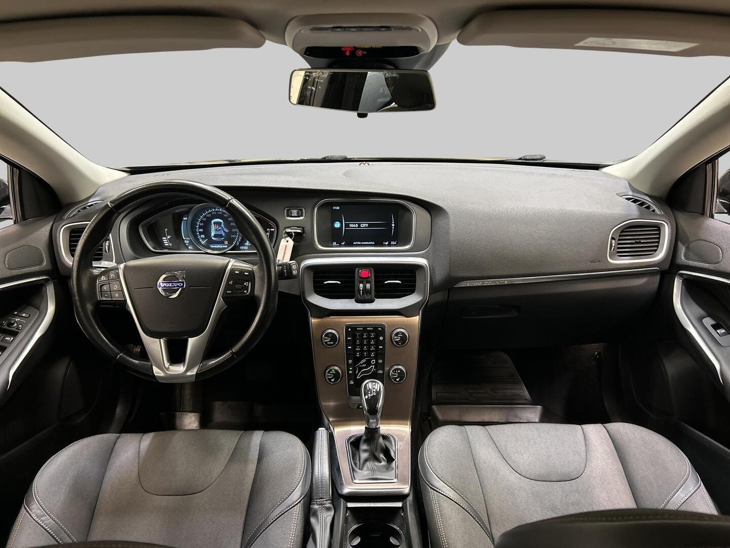 VOLVO V40 Cross Country 2015