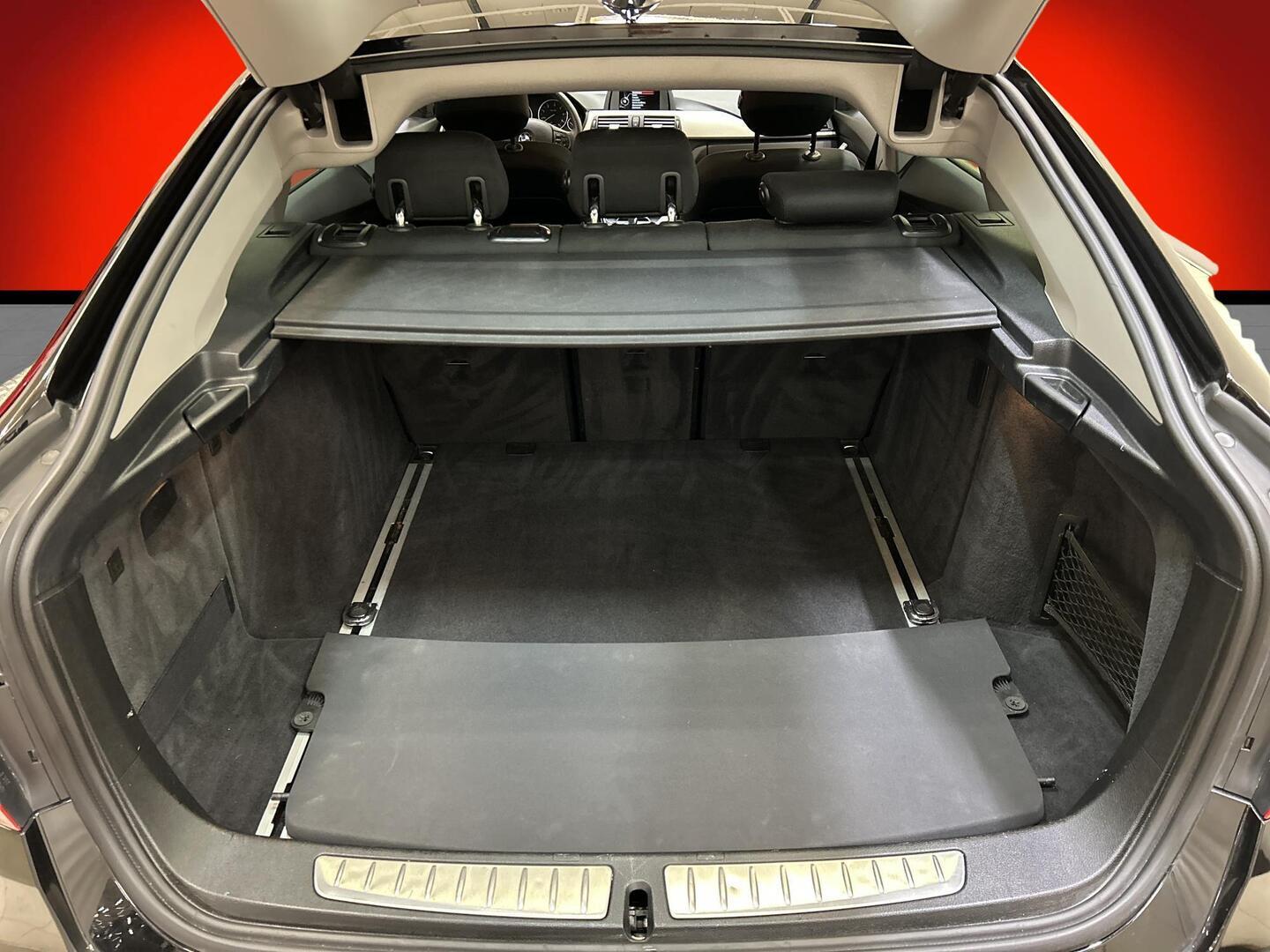 BMW 320 Gran Turismo 2016