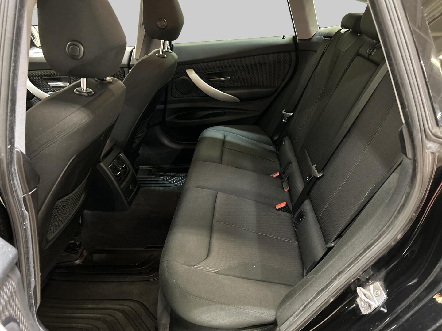 BMW 320 Gran Turismo 2016