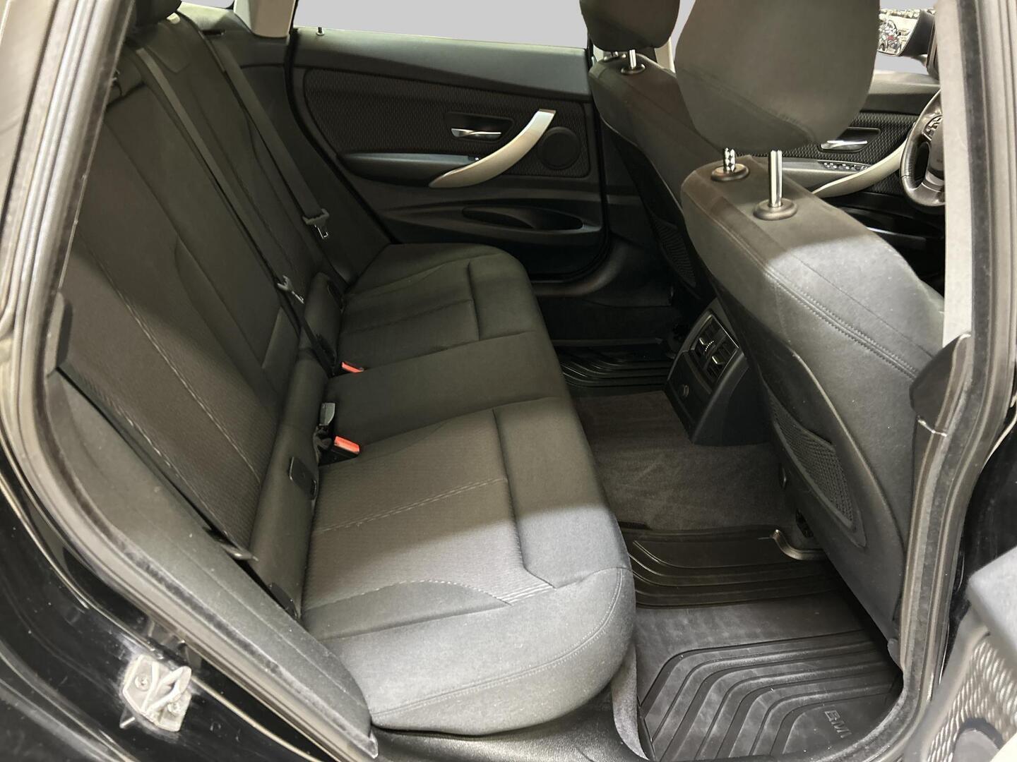 BMW 320 Gran Turismo 2016