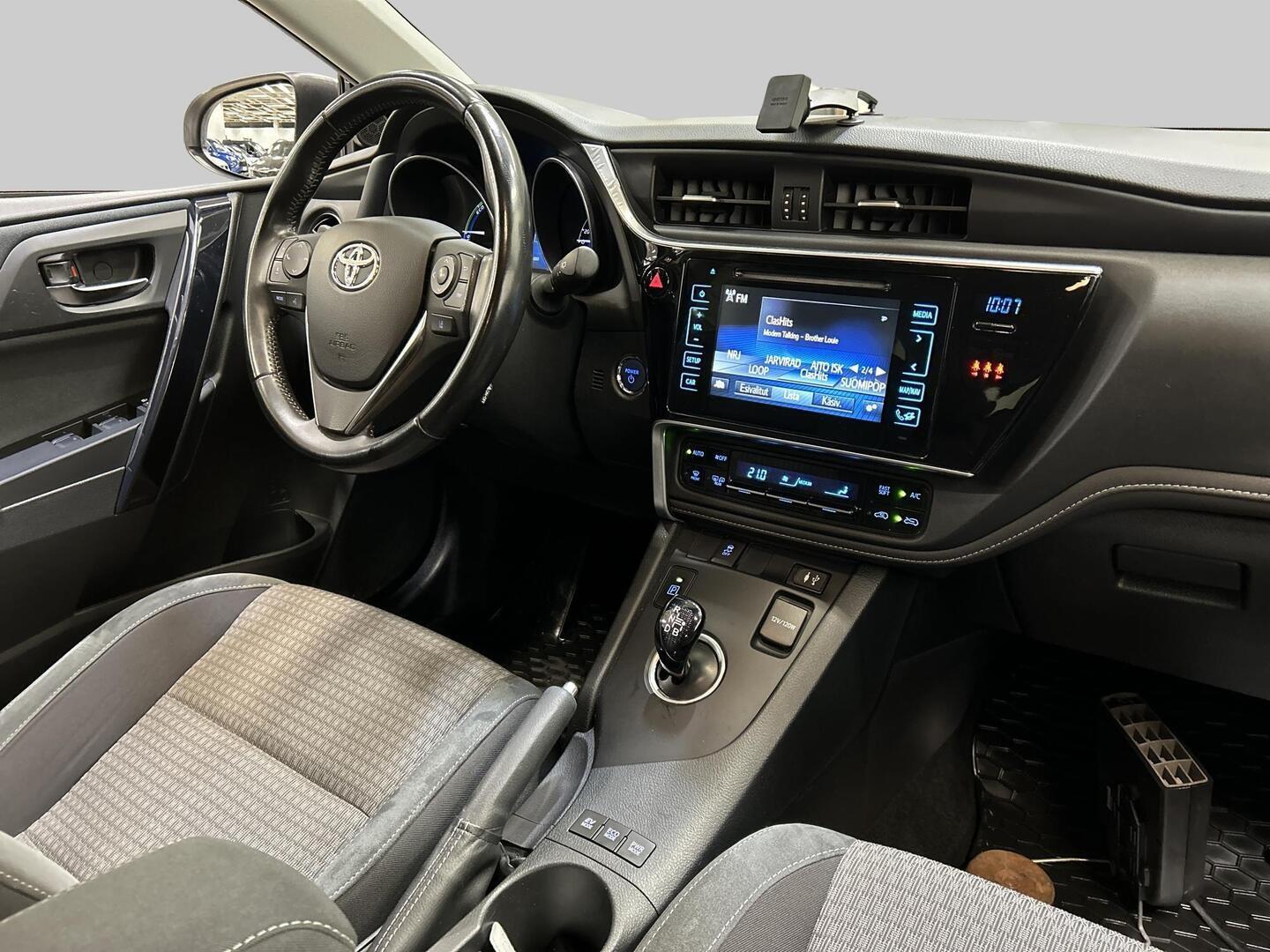 TOYOTA Auris 2017