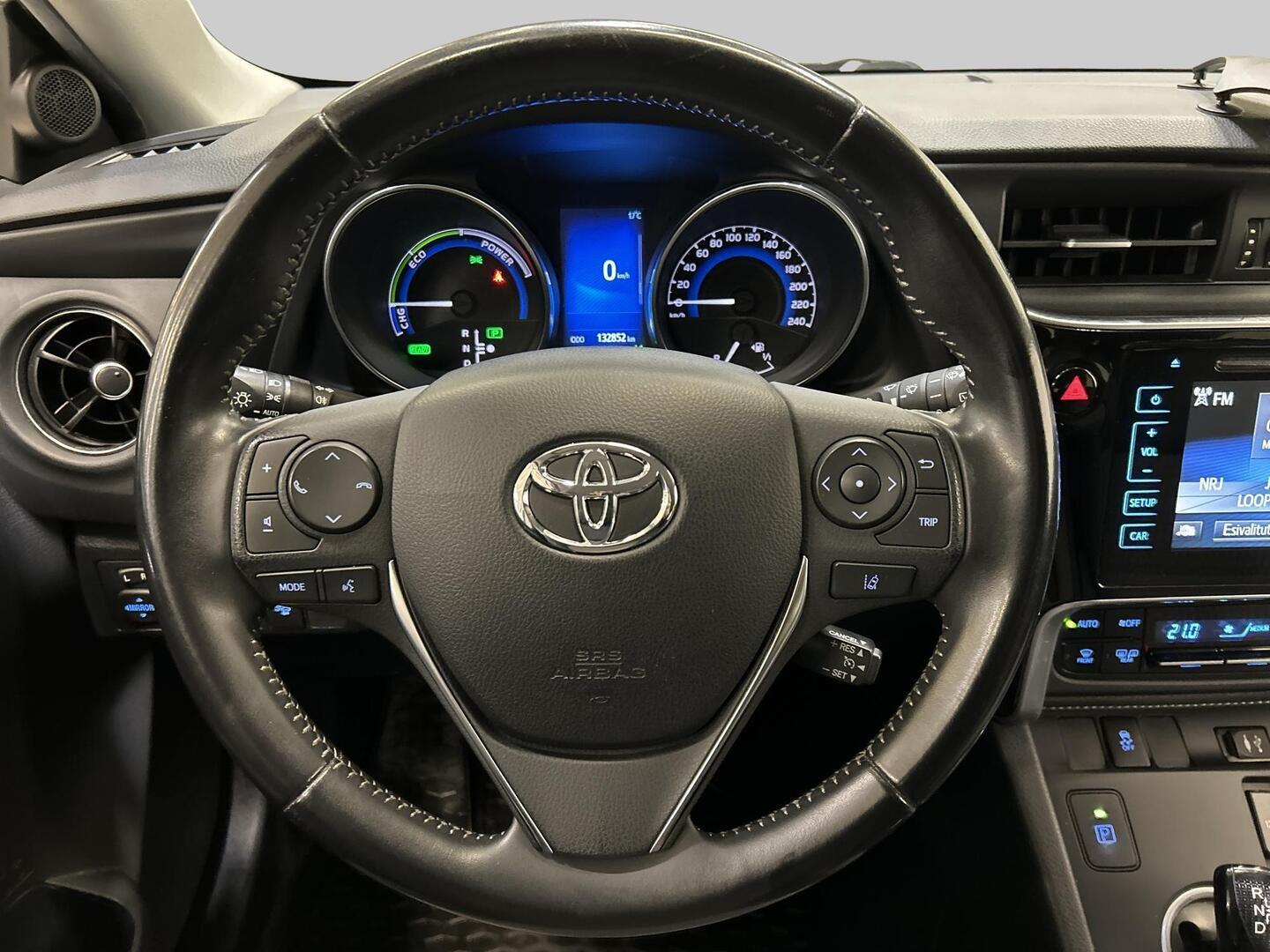 TOYOTA Auris 2017