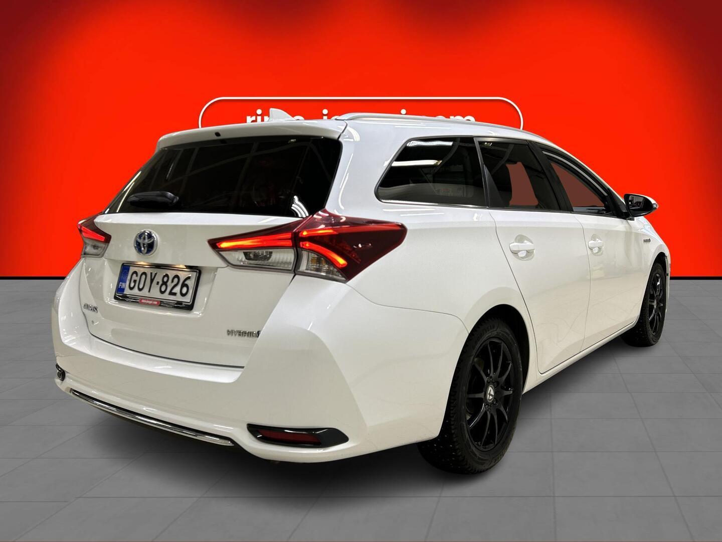 TOYOTA Auris 2017