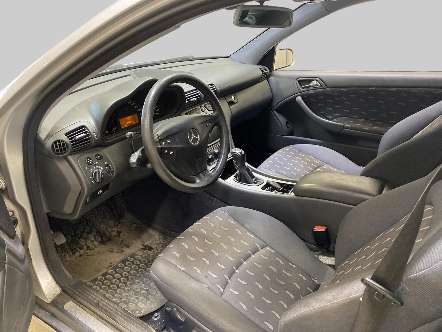 MERCEDES-BENZ C 2003