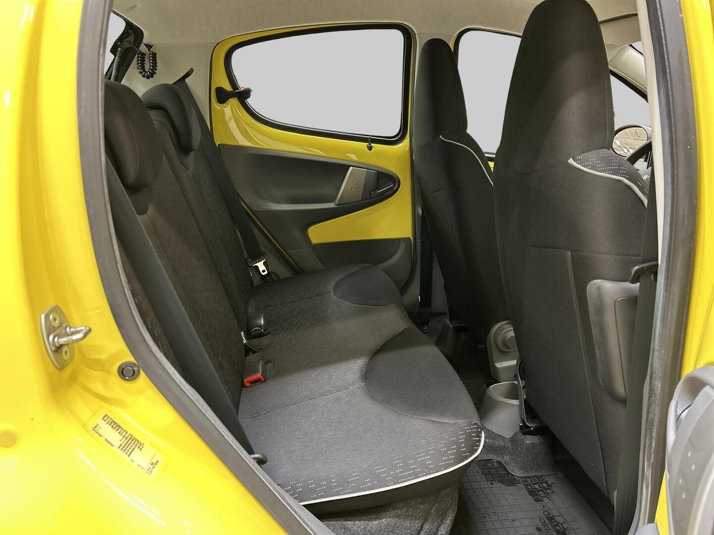 PEUGEOT 107 2011