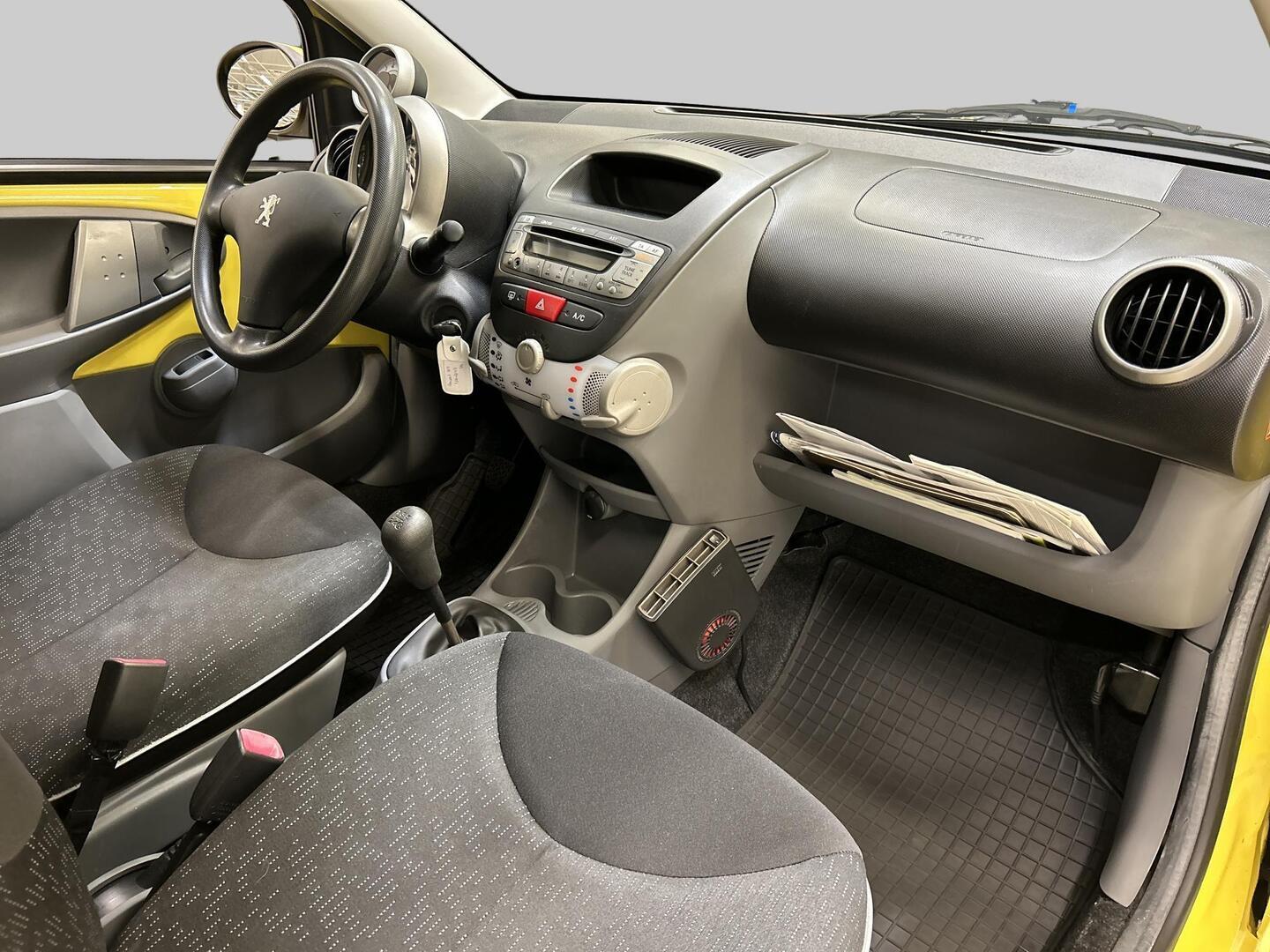 PEUGEOT 107 2011