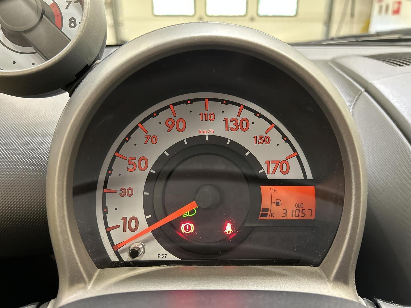PEUGEOT 107 2011