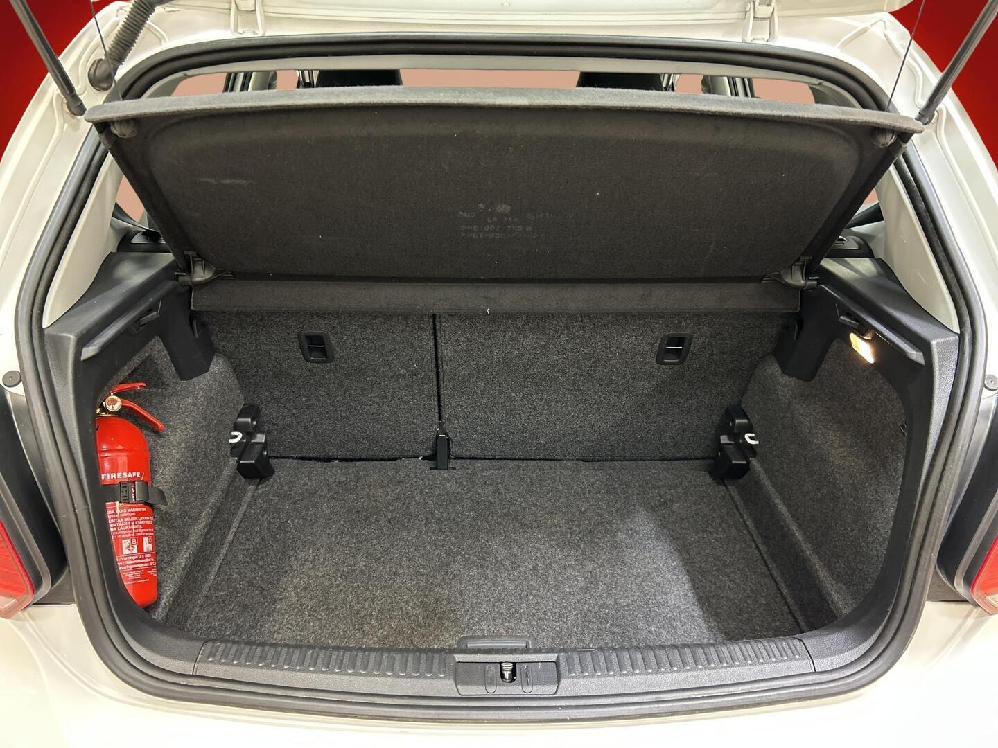 VOLKSWAGEN Polo 2014